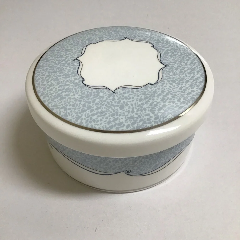 Wedgwood Porcelain Powder Box VENICE Trinket Jewelry Signed Vanity Boudoir Round
